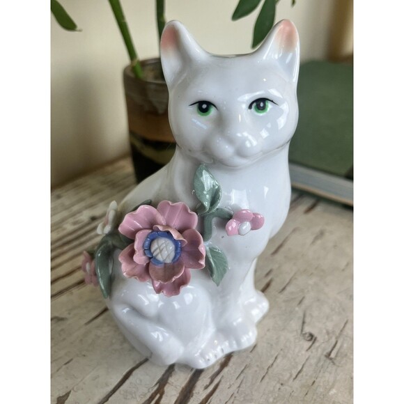 Vintage Ceramic Porcelain 6" Tall Hand Painted White Cat Kitty W/Applied Flowers - Picture 1 of 8